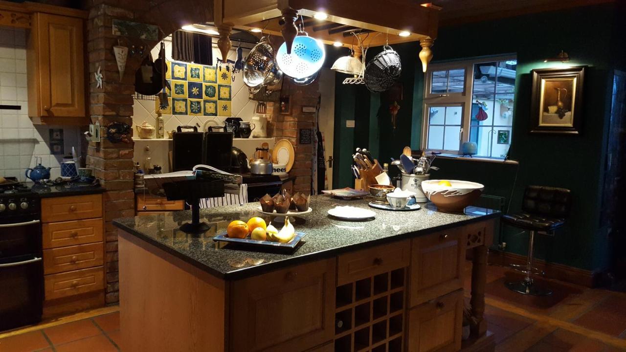 Brookvale Bed and Breakfast Wellingtonbridge Exteriör bild